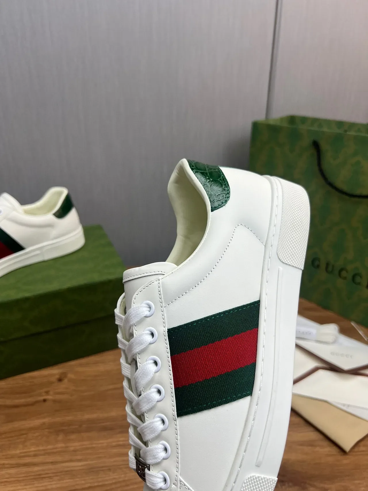 Gucci Ace sneakers lifestyle blanc vert rouge web stripe 6