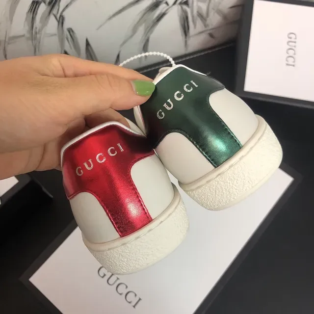 Gucci Ace White Red Leather Upper Bold Circular Logo Lifestyle Sneakers 4