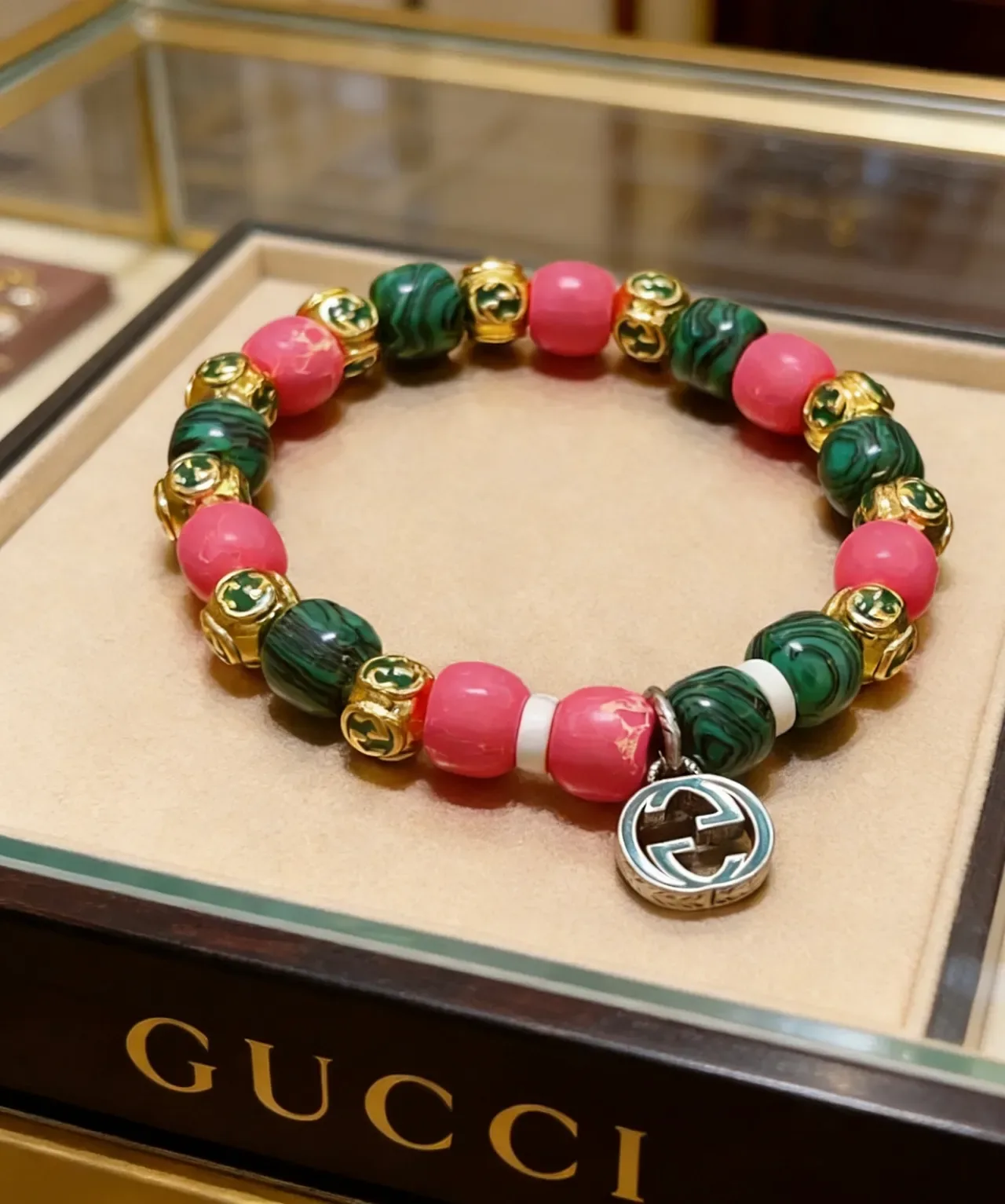 Gucci Beaded Malachite and Pink Stone Interlocking G Charm Bracelet 4