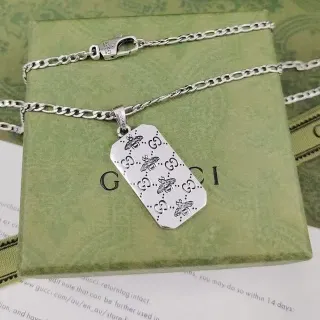 سلسلة Gucci Bee و GG Dog Tag