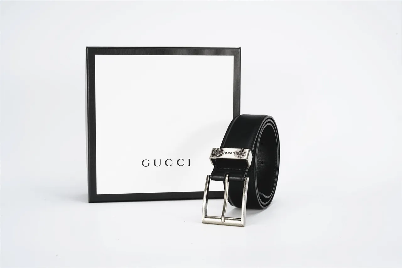 Gucci Bee Motif Black Silver Smooth Antiqued Buckle Leather Belt 3