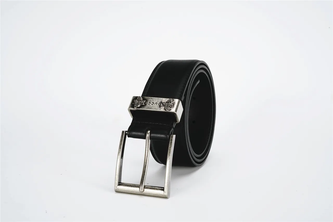 Gucci Bee Motif Black Silver Smooth Antiqued Buckle Leather Belt 6