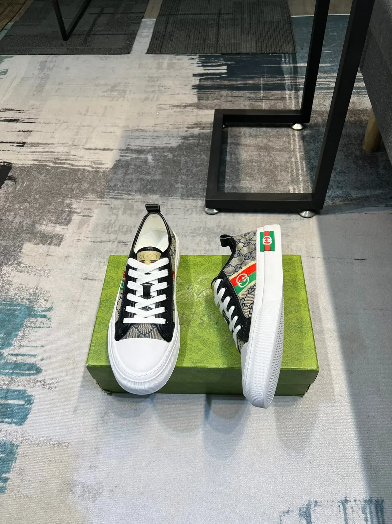 Gucci Bege Preto GG Monogram Canvas Web Stripe Accent Lifestyle Tênis 5