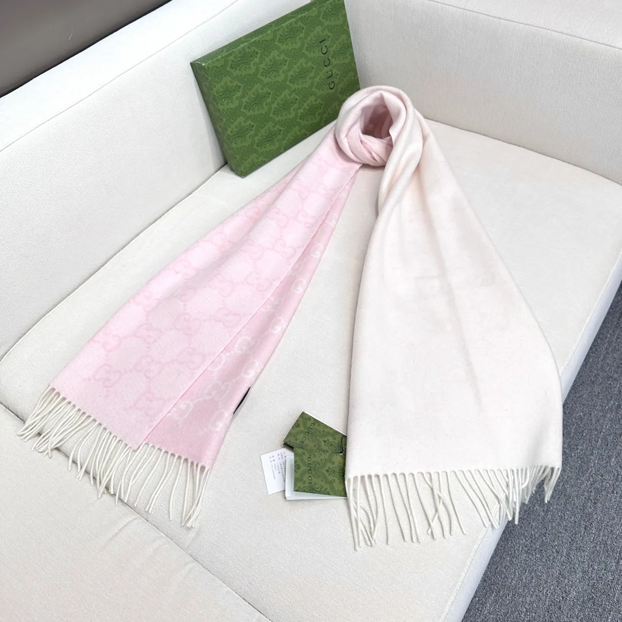 Gucci Beige Vert Bordures Frangées Texture Tissée Écharpe en Cachemire 7