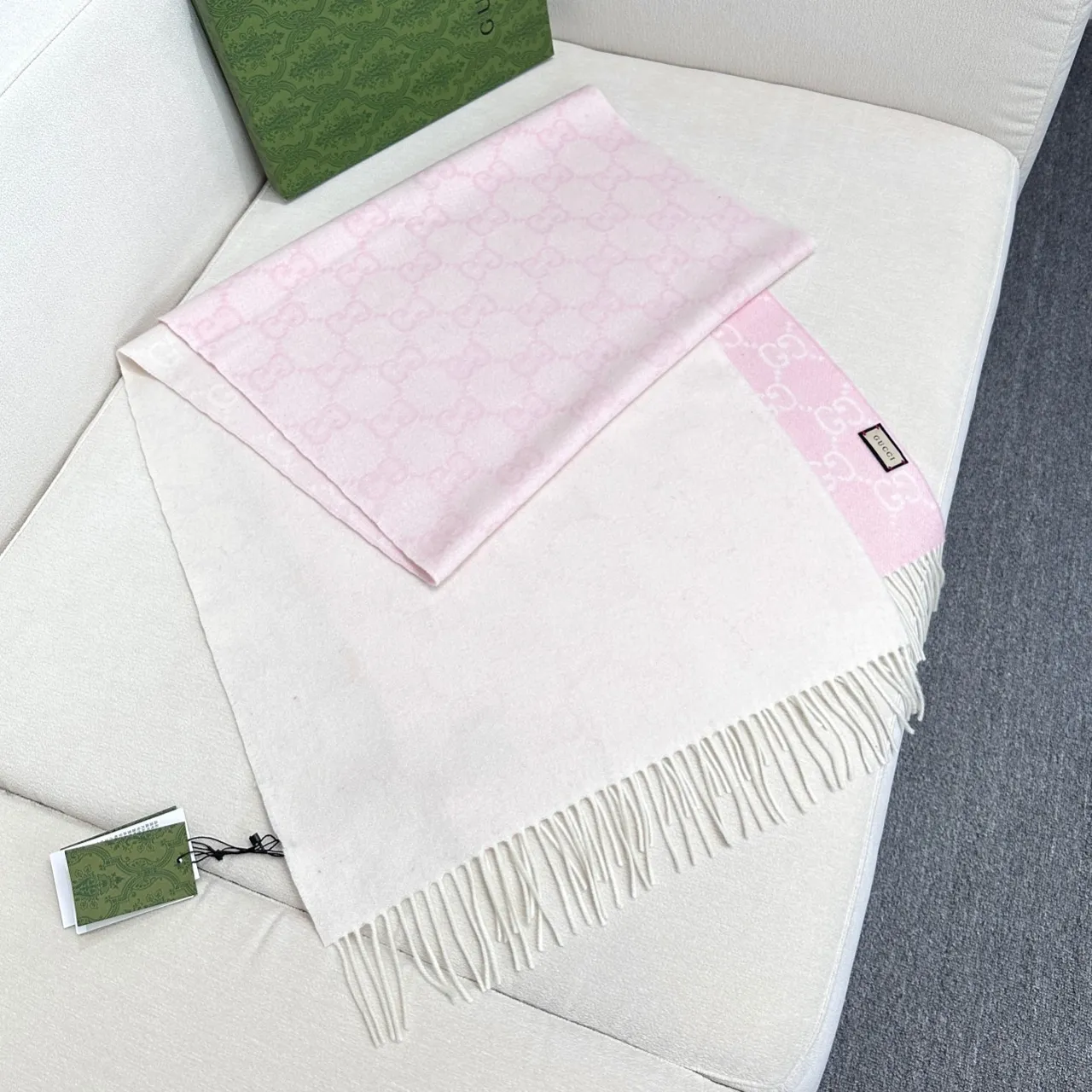 Gucci Beige Vert Bordures Frangées Texture Tissée Écharpe en Cachemire 8
