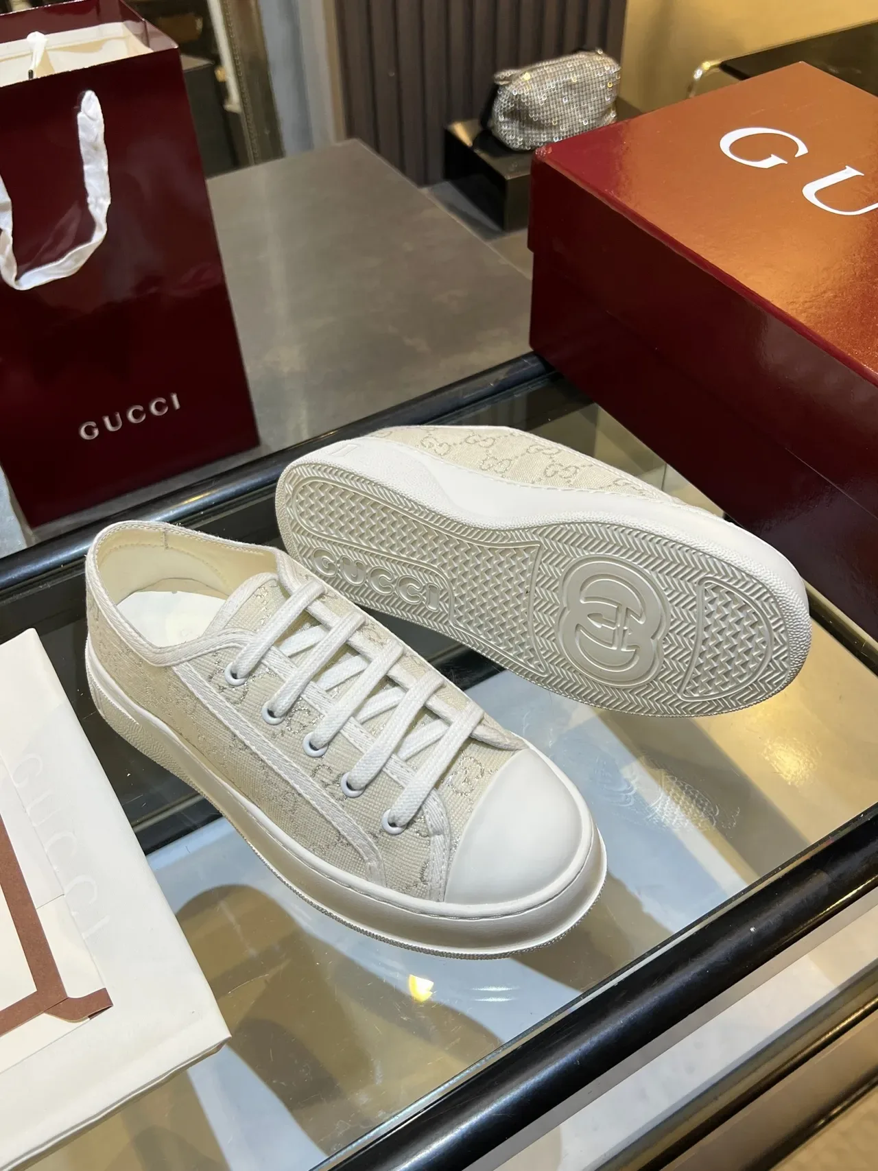 Gucci Beige et Blanc GG Monogram Canvas Semelle Plateforme Sneakers Lifestyle 3
