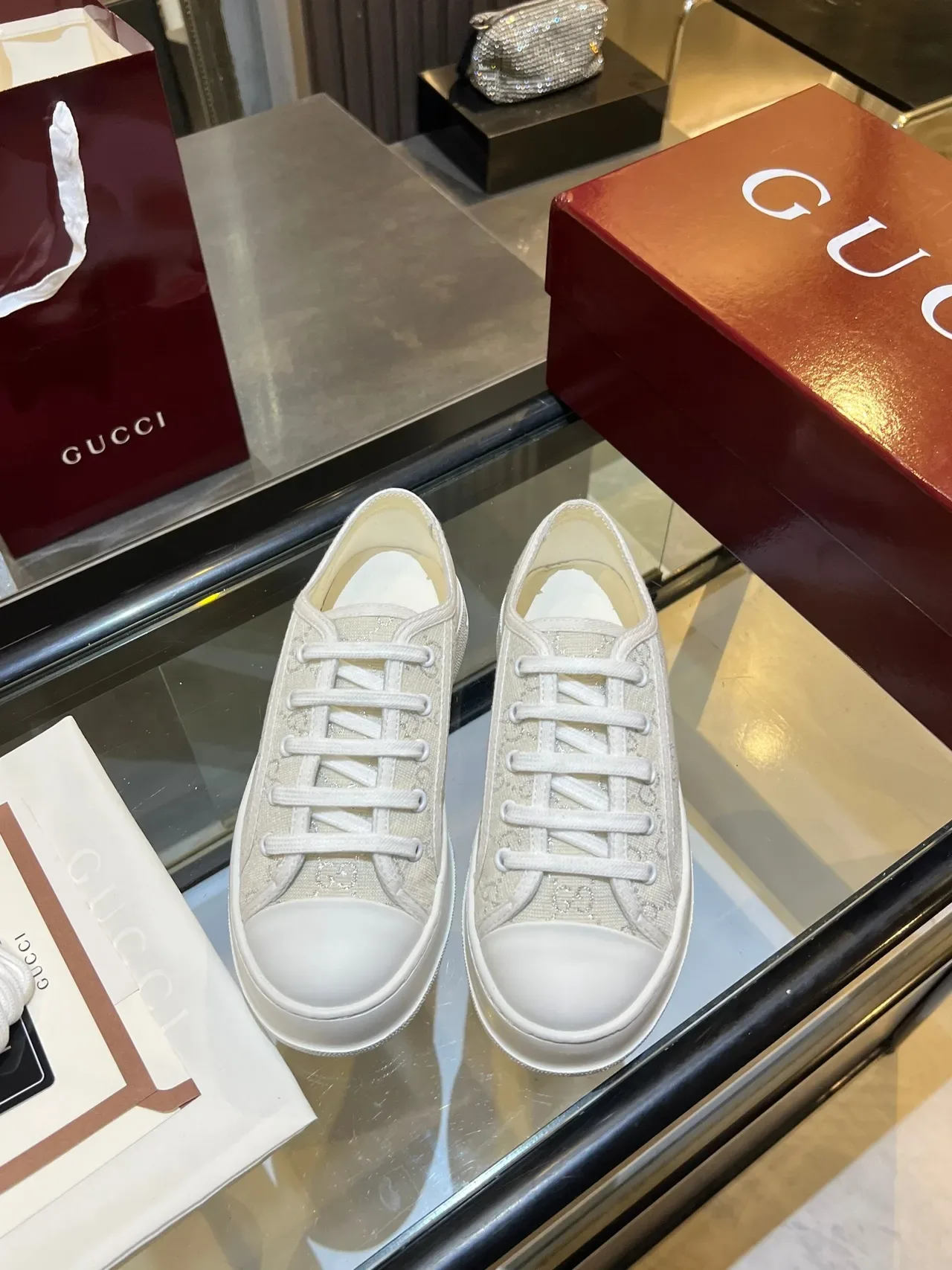 Gucci Beige et Blanc GG Monogram Canvas Semelle Plateforme Sneakers Lifestyle 5