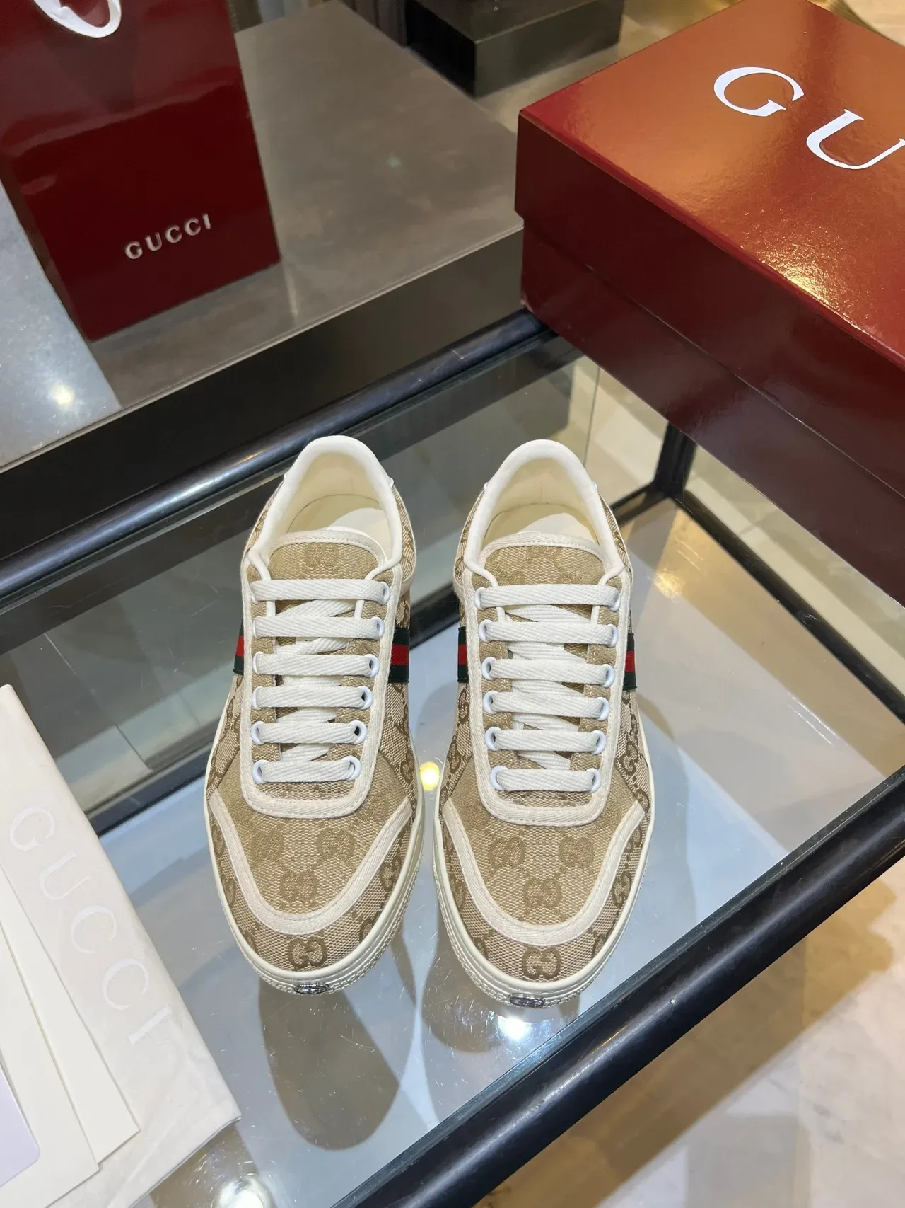 Gucci Bege Branco GG Monogram Lona Cinta Web Detalhe Tênis Lifestyle 2