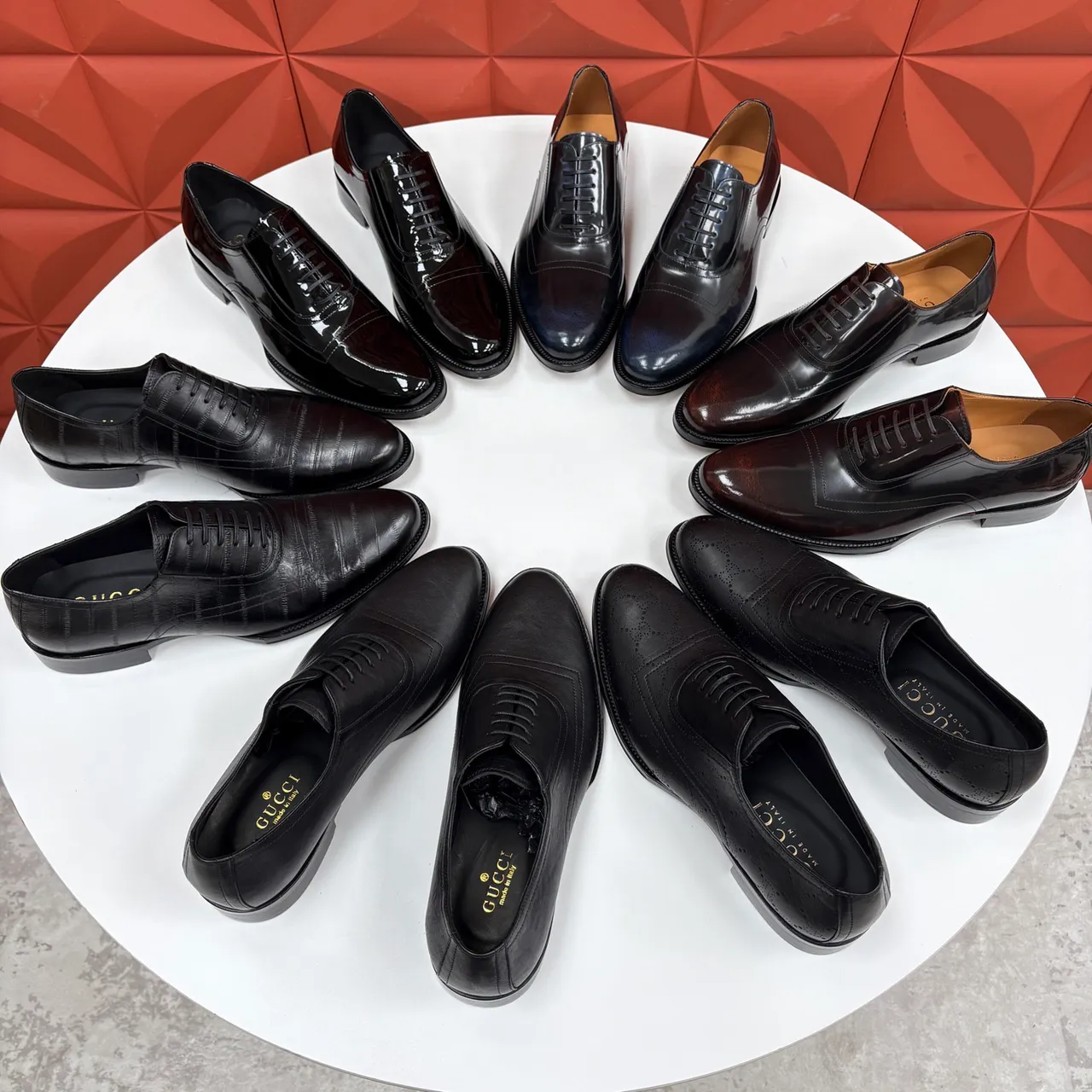 Gucci Sapatos Oxford com Ponta de Tapa Preta 2