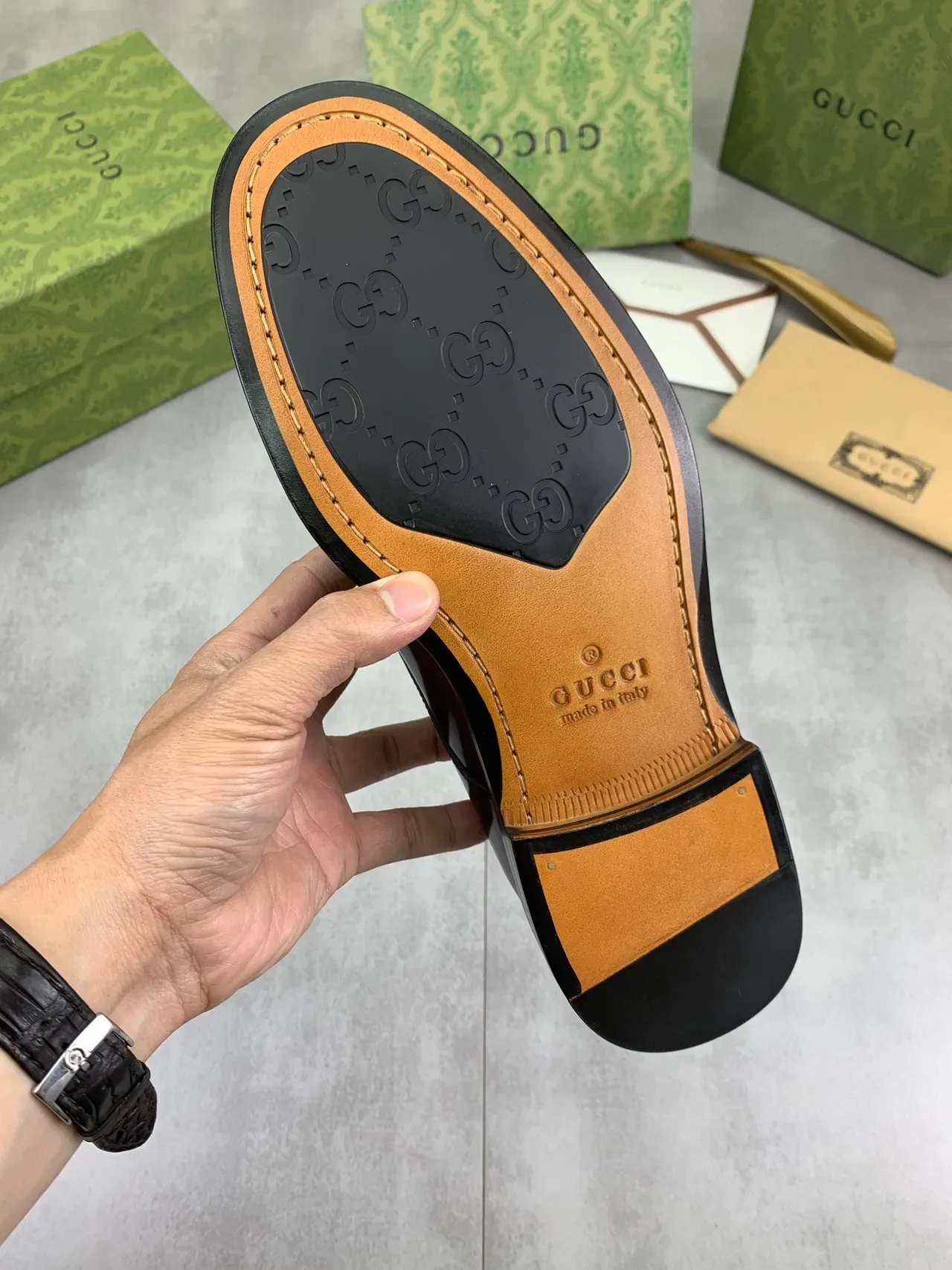 Gucci Chaussures Oxford Noir Vert Cuir Brillant Embout Rond 3
