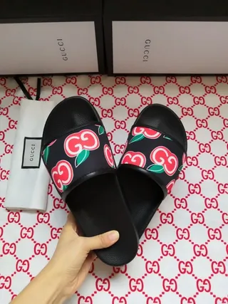 Gucci Black Multicolor Printed Strap Apple Motif Slippers 8