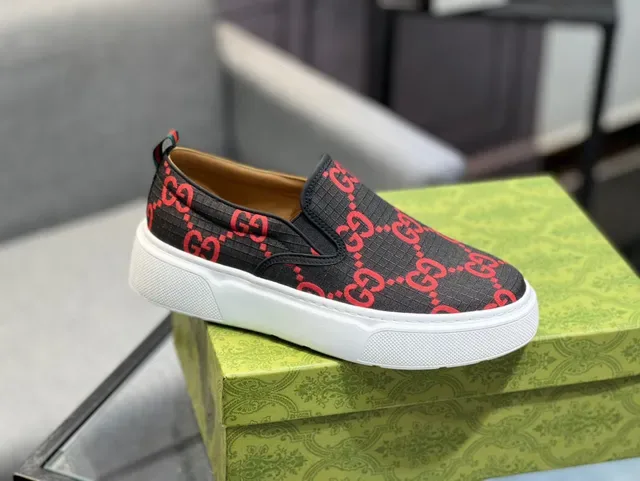 Gucci Noir Rouge GG Monogram Toile Slip-On Construction Lifestyle Sneakers 2