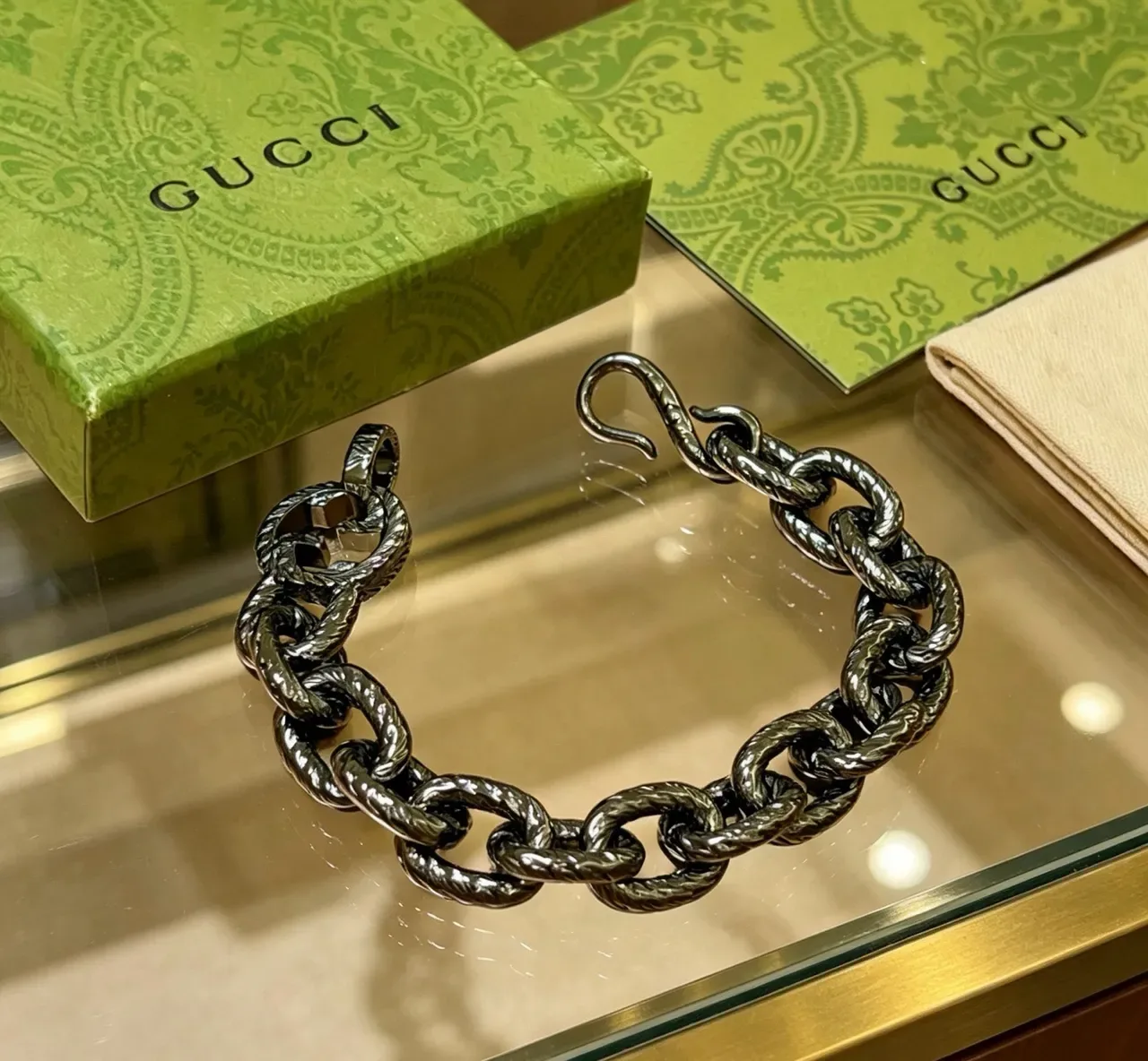 Gucci Black Silver Twisted Rope-Link Chain Oxidized Metal Finish Bracelet 7