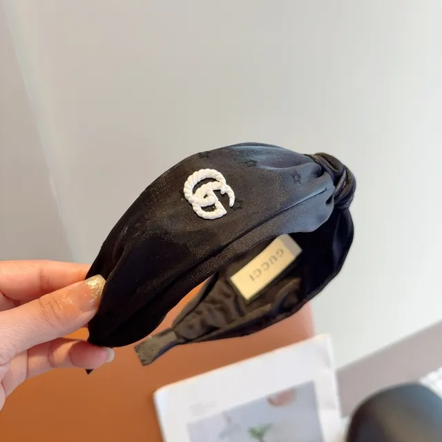 Gucci Black White Twisted Knot Embroidered Logo Hat 7