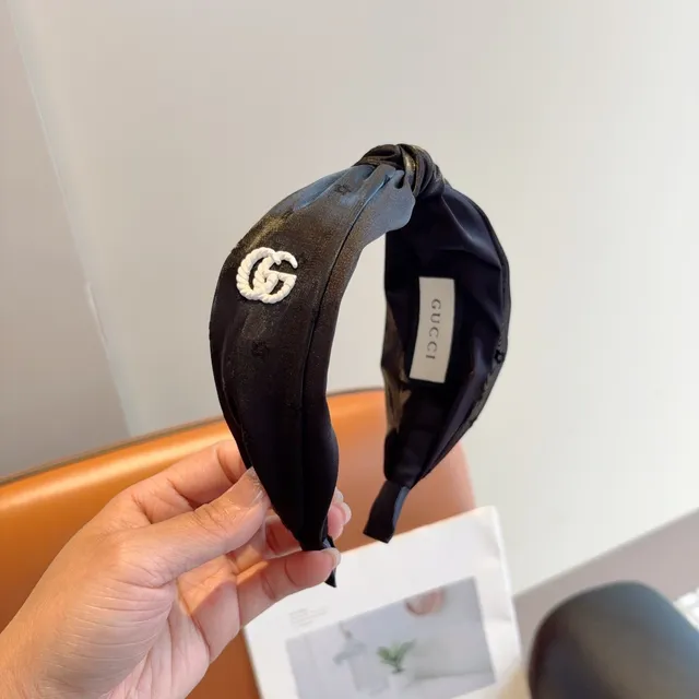 Gucci Black White Twisted Knot Embroidered Logo Hat 9