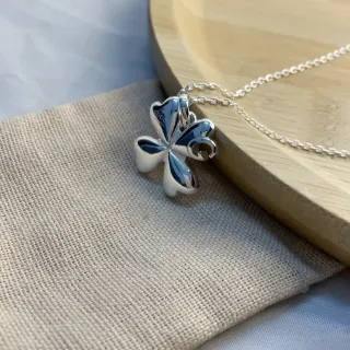 Gucci Clover Motif Polished Silver Necklace