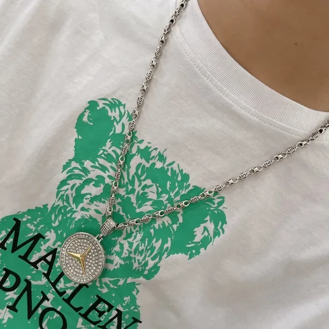 Gucci Crystal-Encrusted Star Pendant Necklace 6