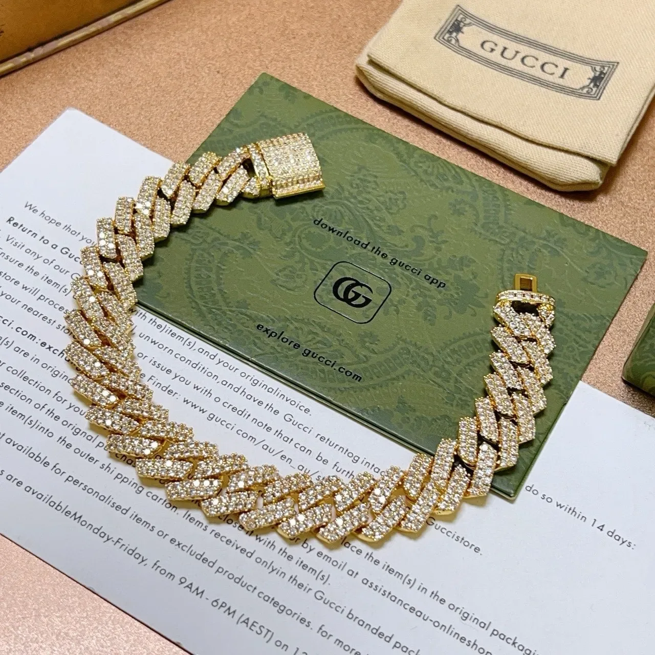Gucci Crystal-Pave Curb-Link Gold-Tone pulseira 3