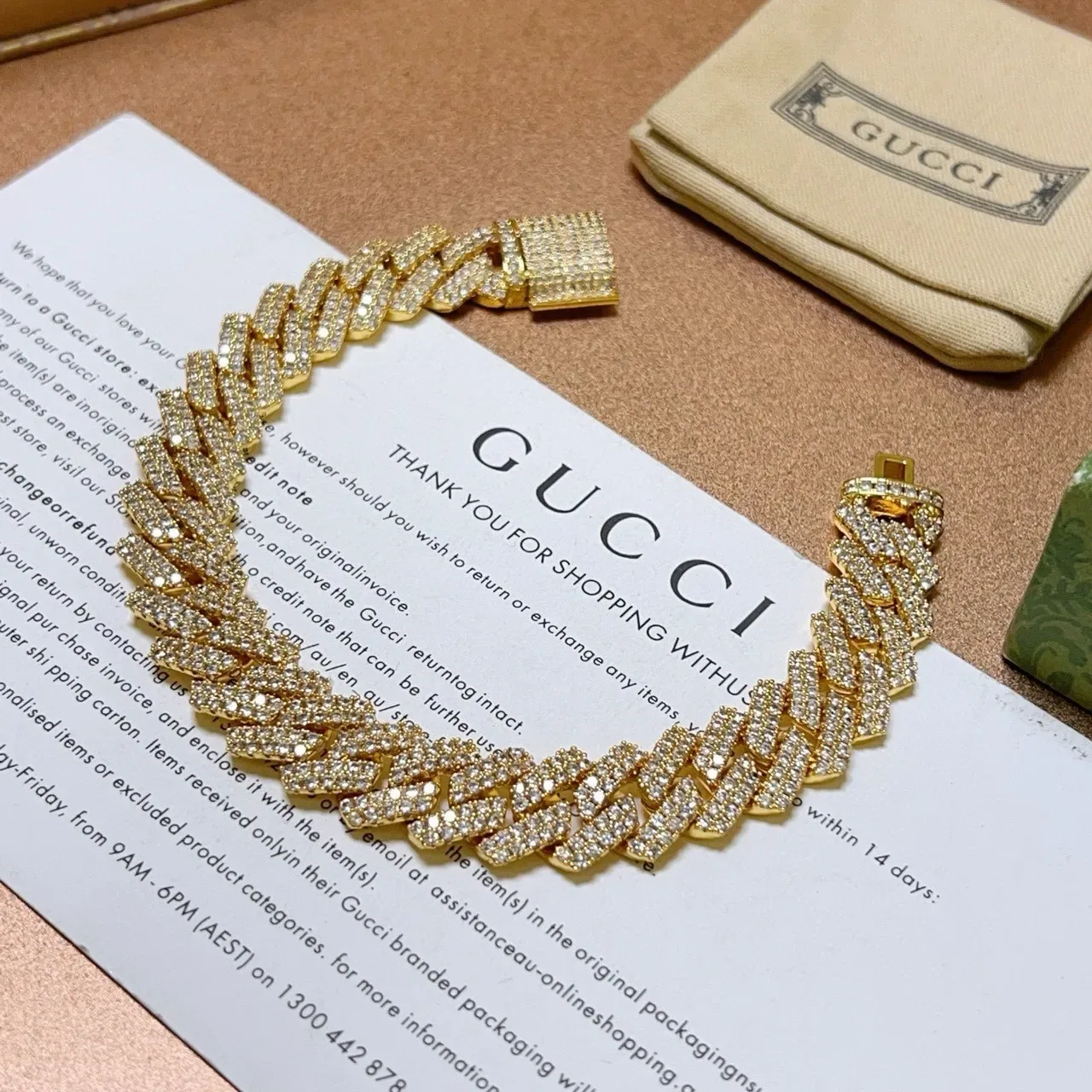 Gucci Crystal-Pave Curb-Link Gold-Tone pulseira 6