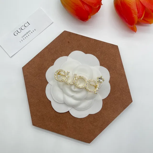 Gucci Crystal-Pavé Interlocking G Estrela Broche 6