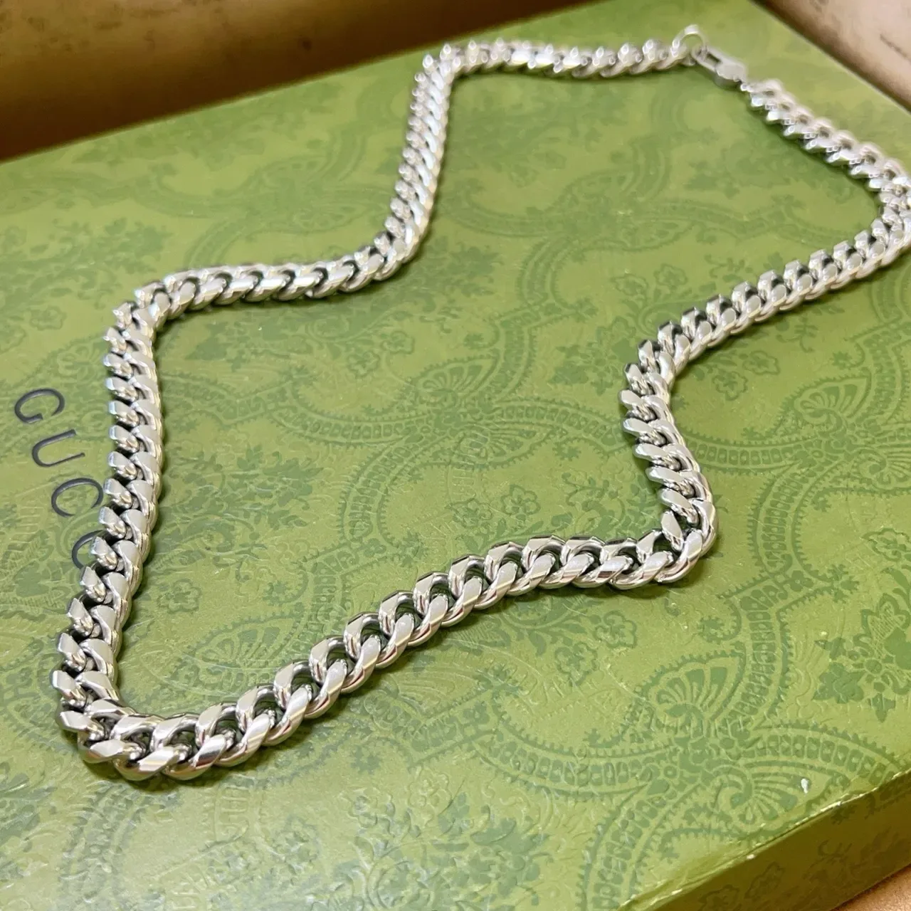 Gucci Curb-Link Chain Silver-Tone Necklace 9
