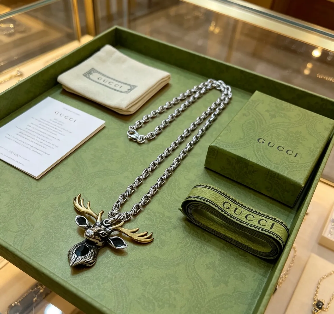 Gucci Cabeça de Veado Prata Dourado Bicolor Metal Acentos de Esmalte Preto Colar 2