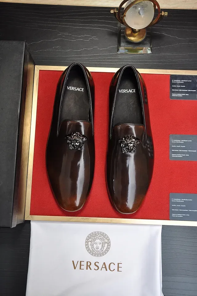 Gucci Dionysus 棕色抛光皮革一脚穿乐福鞋 9
