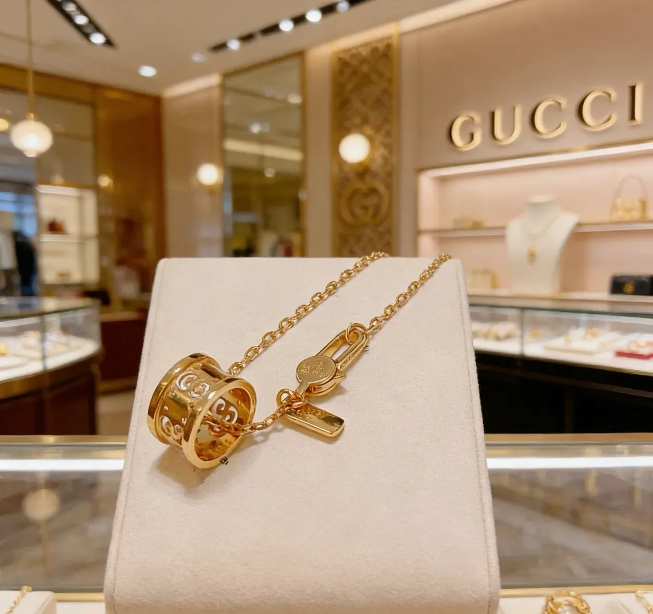 Gucci Double G Cylinder Pendant Gold-Tone Layered Chain Necklaces 9