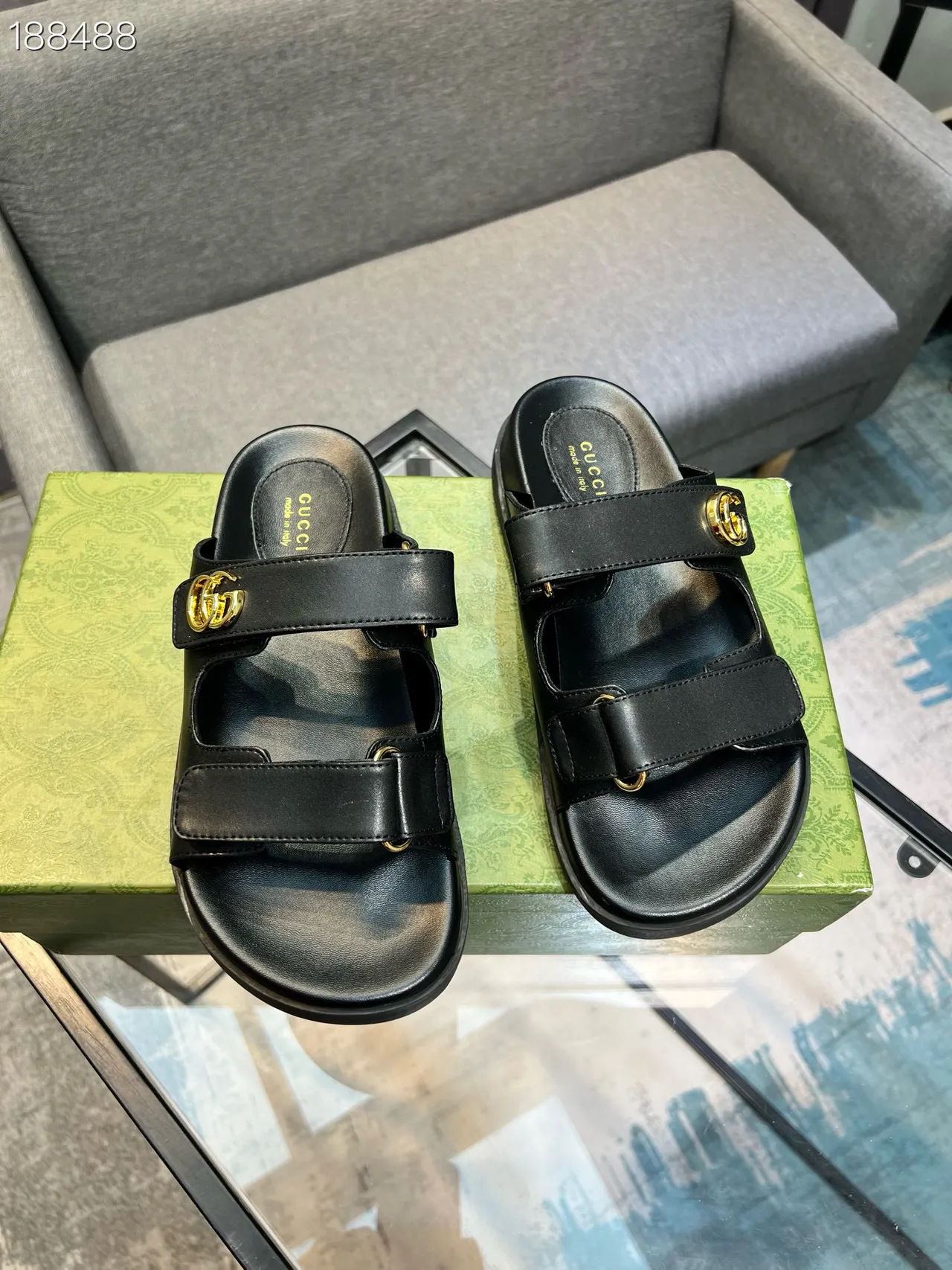 Gucci Sandales à double bride noires dorées Interlocking G buckle casual 8