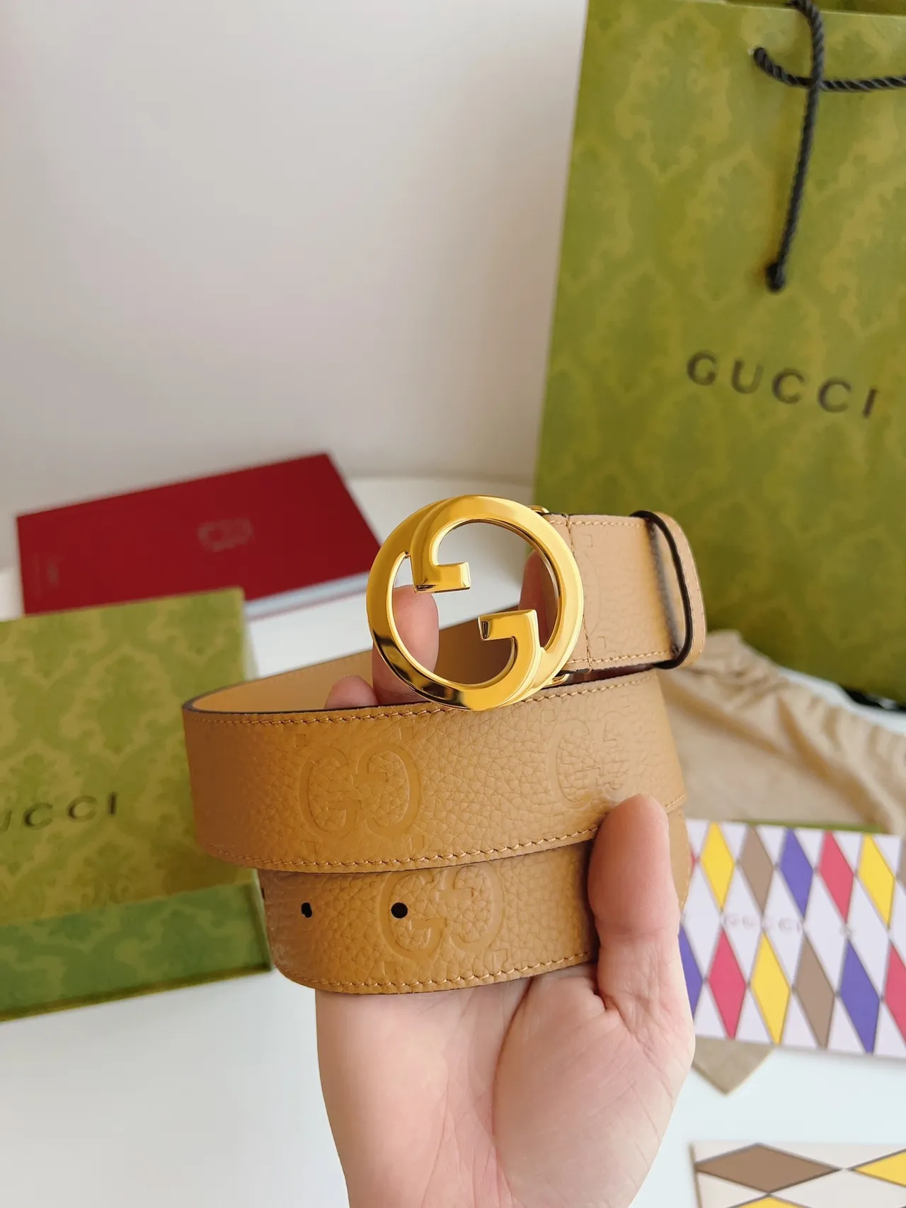 Gucci GG Marmont বেইজ গোল্ড Interlocking G Buckle Pebbled Leather বেল্ট 4