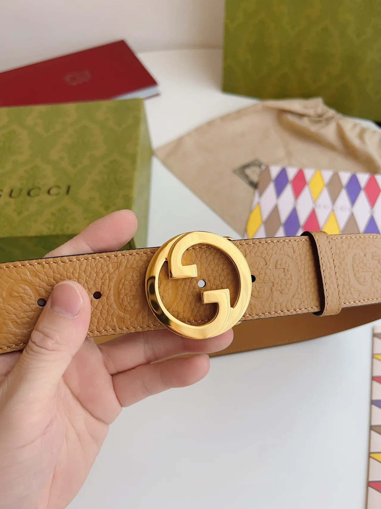 Gucci GG Marmont বেইজ গোল্ড Interlocking G Buckle Pebbled Leather বেল্ট 5