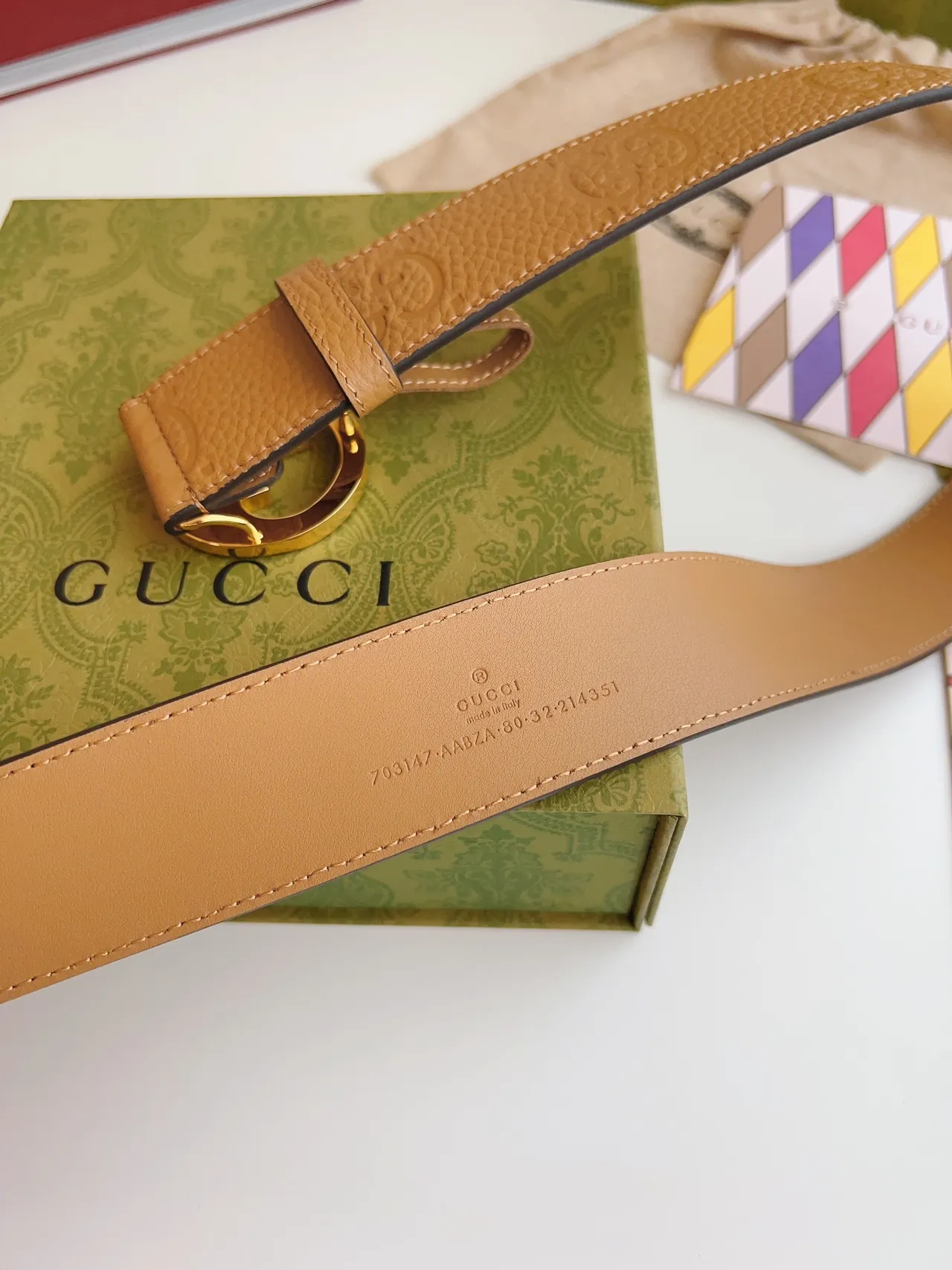 Gucci GG Marmont বেইজ গোল্ড Interlocking G Buckle Pebbled Leather বেল্ট 8