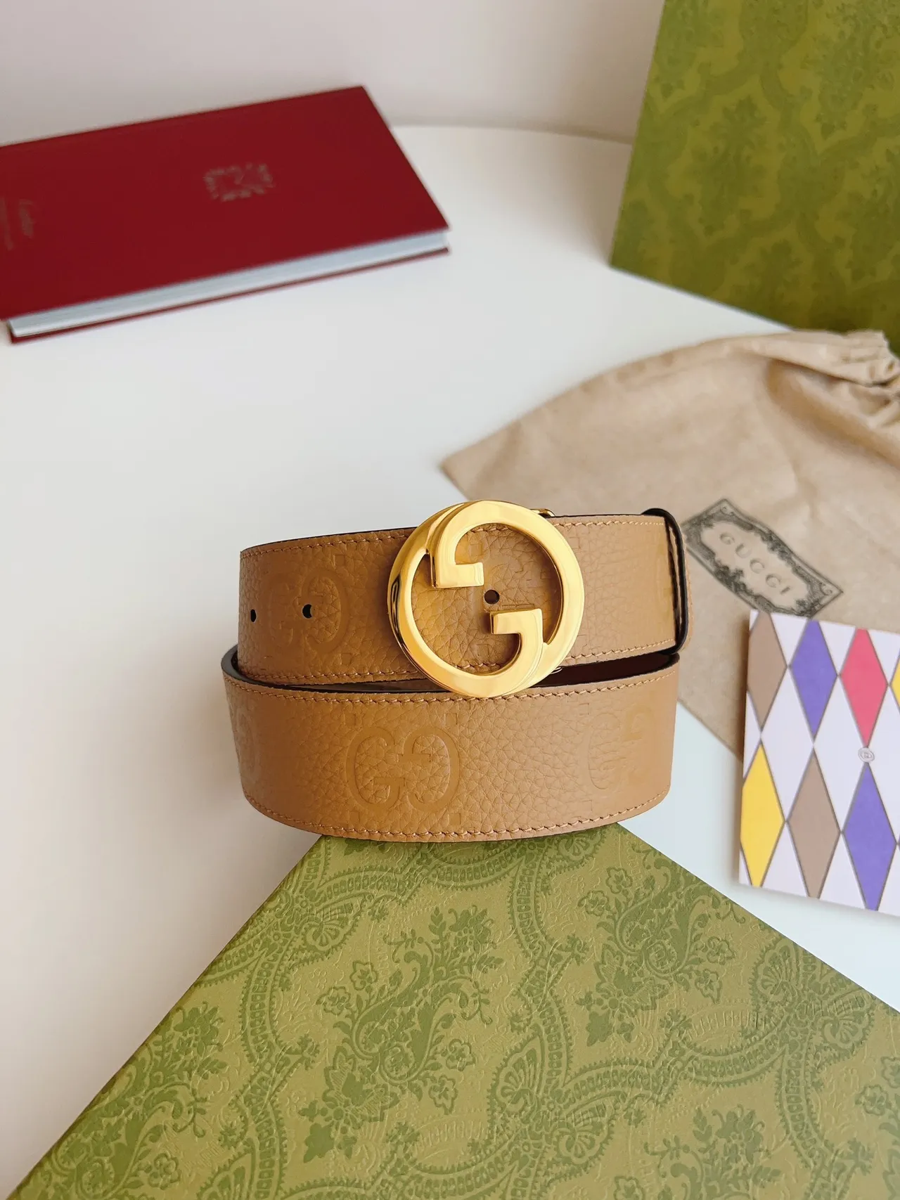 Gucci GG Marmont বেইজ গোল্ড Interlocking G Buckle Pebbled Leather বেল্ট 9
