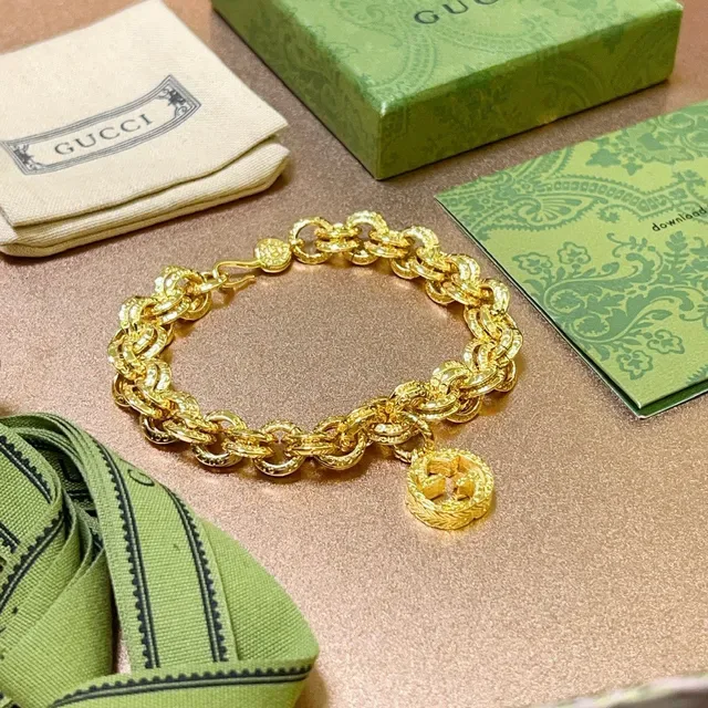 Gucci GG Marmont Chunky Twisted-Link Gold-Tone Bracelet 7