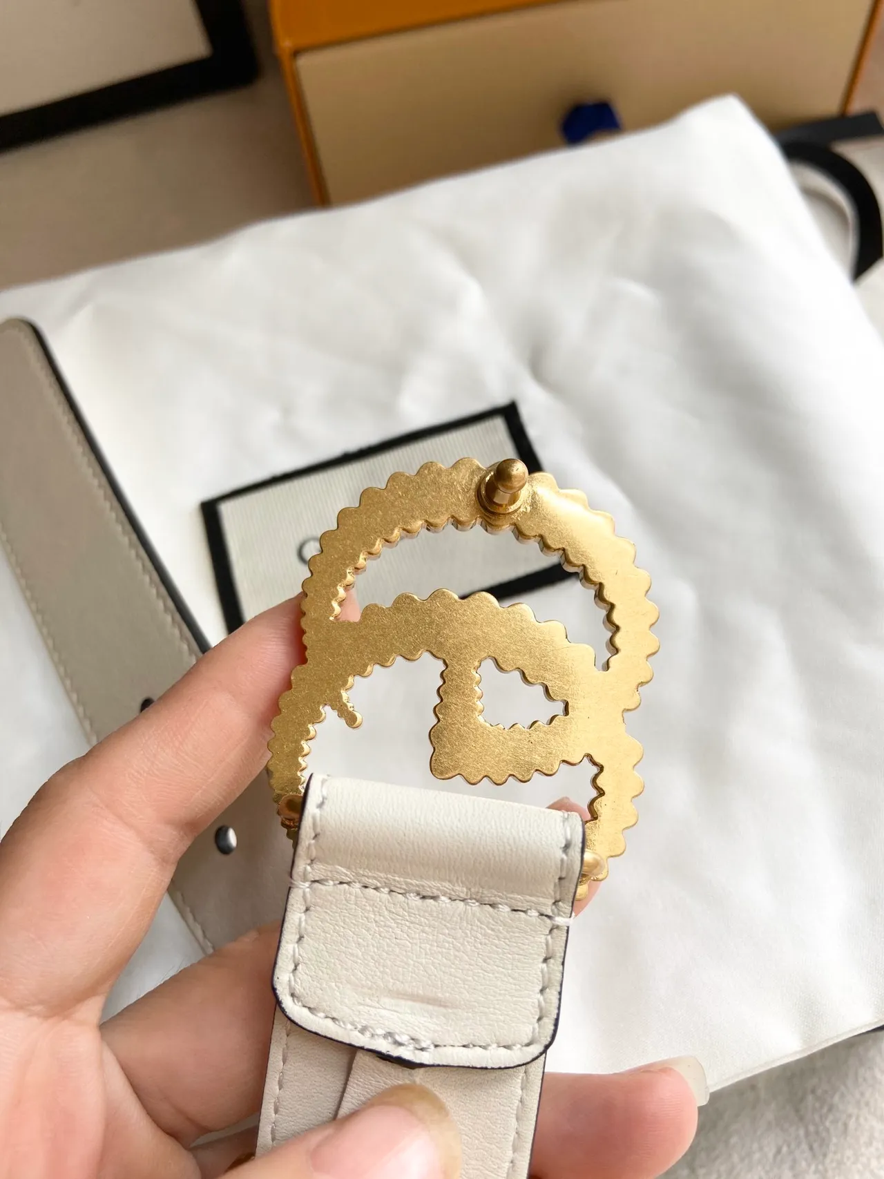 Gucci GG Marmont কয়েলড Double G Off-White চামড়ার বেল্ট 5