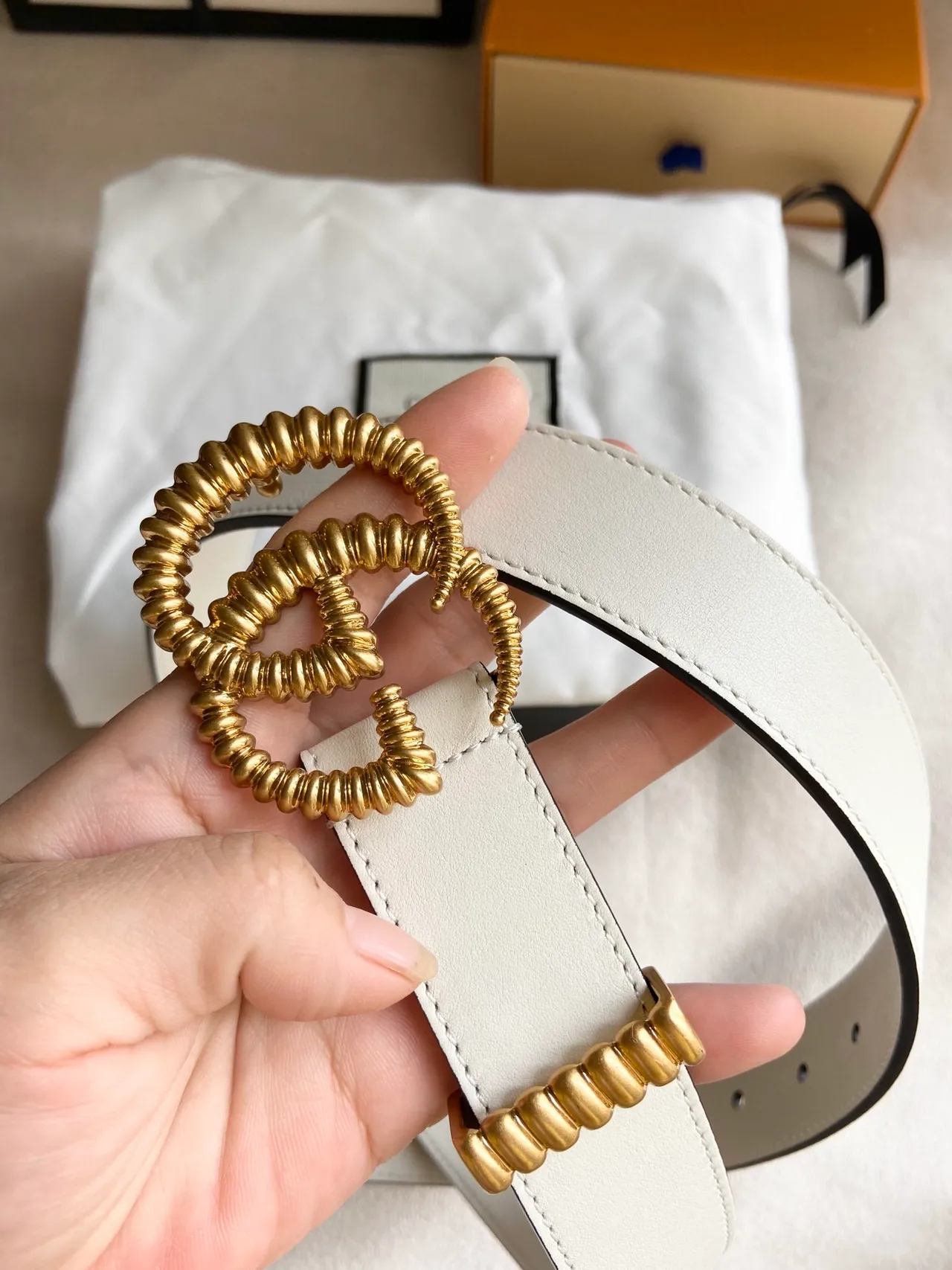 Gucci GG Marmont কয়েলড Double G Off-White চামড়ার বেল্ট 7