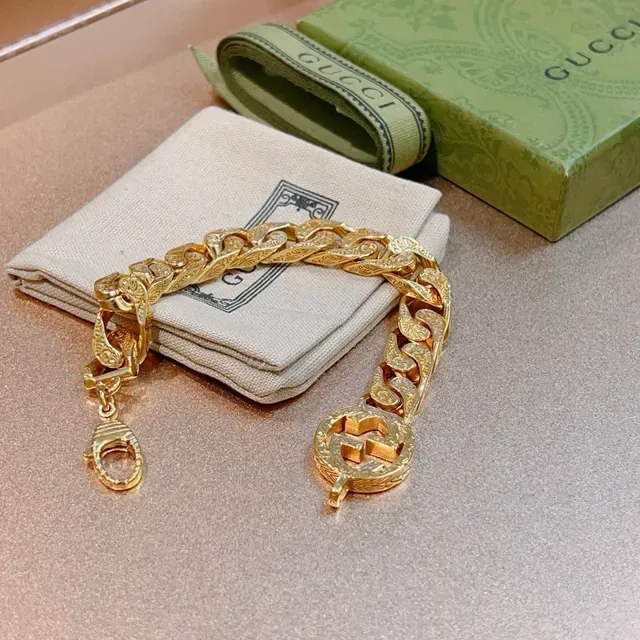Gucci GG Marmont Gold Curb-Link Chain Interlocking G Clasp Bracelet 3