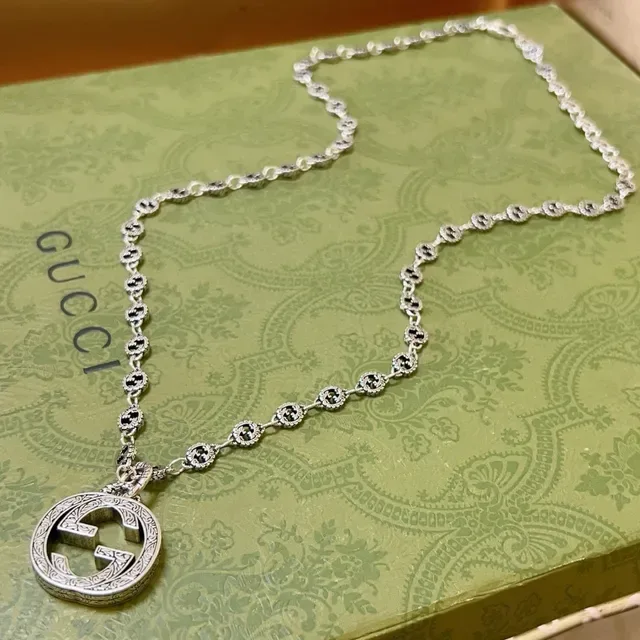 Gucci GG Marmont Interlocking G Motif Colar Prateado 6