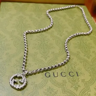 قلادة Gucci GG Marmont Interlocking G Pendant سلسلة خرز بلون فضي