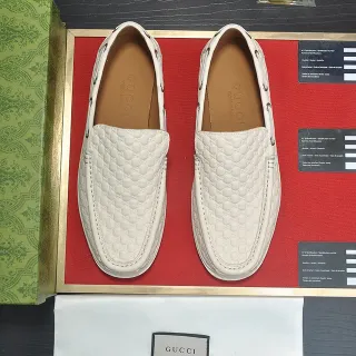 Gucci GG Marmont 绗缝 Off-White 乐福鞋