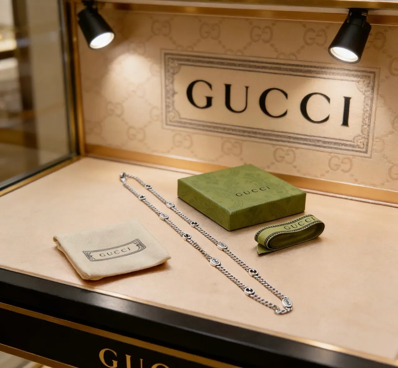 قلادة Gucci GG Marmont فضي أسود سلسلة كيرب كيونكي ميداليونات G Logo متشابك 6