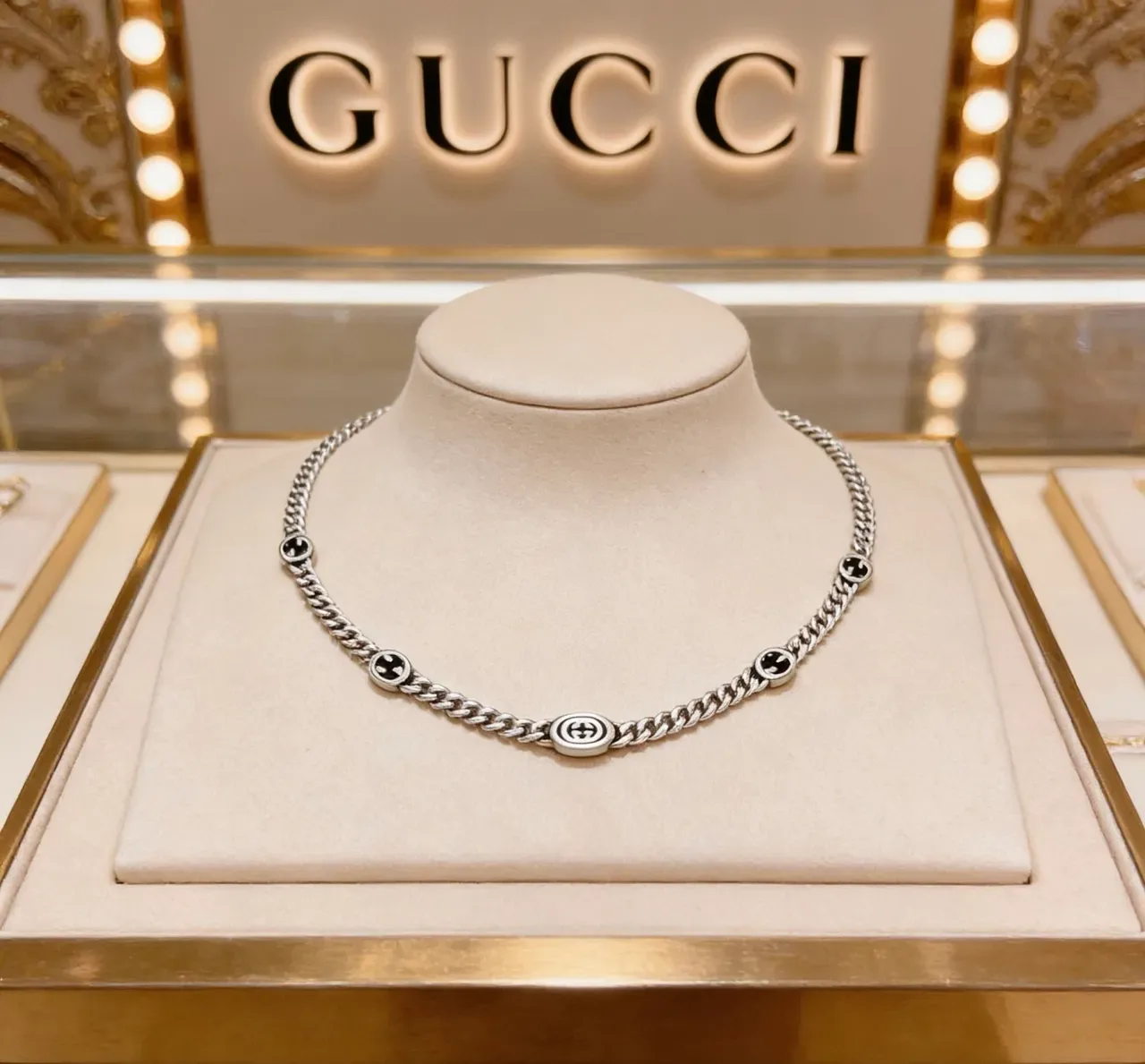قلادة Gucci GG Marmont فضي أسود سلسلة كيرب كيونكي ميداليونات G Logo متشابك 8