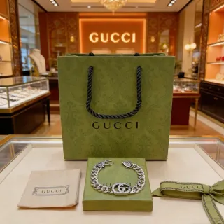 سوار Gucci GG Marmont فضي أخضر سلسلة كيرب سميكة متشابكة قفل مزدوج جي