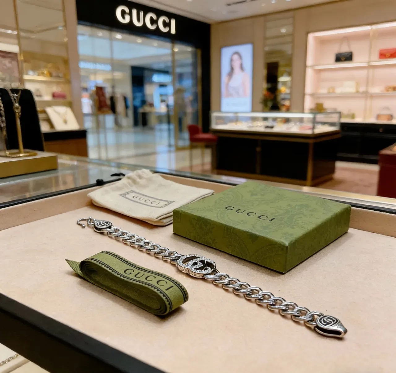 Gucci GG Marmont Silver Green Chunky Curb Chain Interlocking Double-G Clasp Bracelet 8