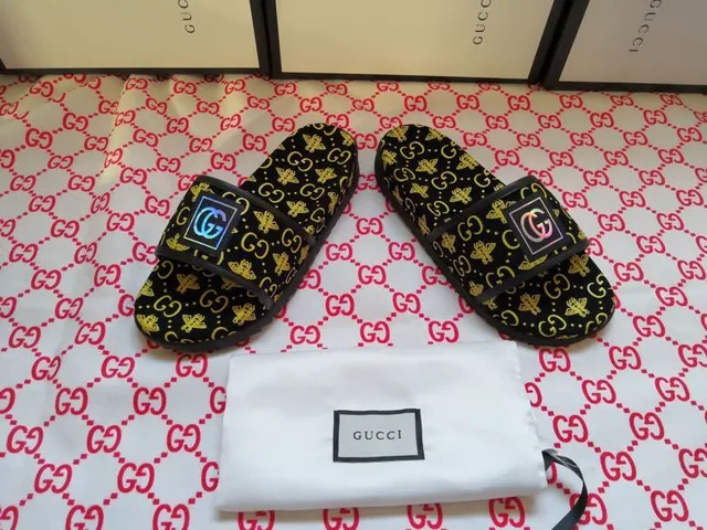 Gucci GG Marmont Slides Noir Or Tout-Couvert Et Impression d'Abeille Plaque Holographique Chaussures 7
