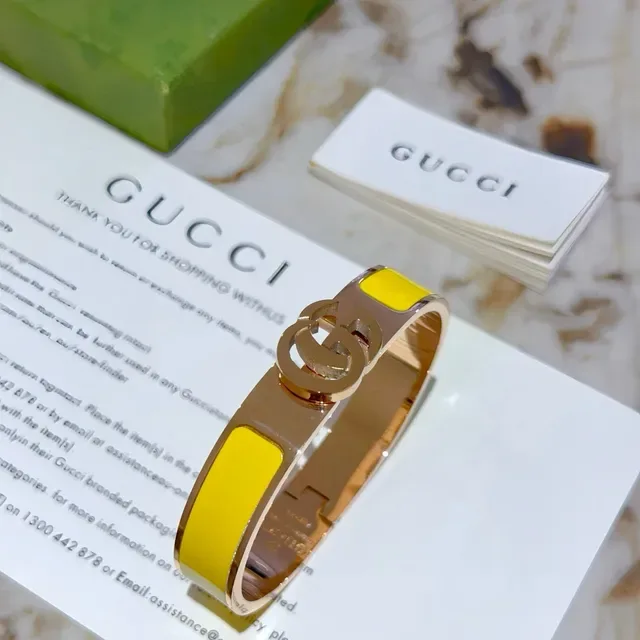 Gucci GG Marmont Bracelet à charnière émaillé jaune or rose 4