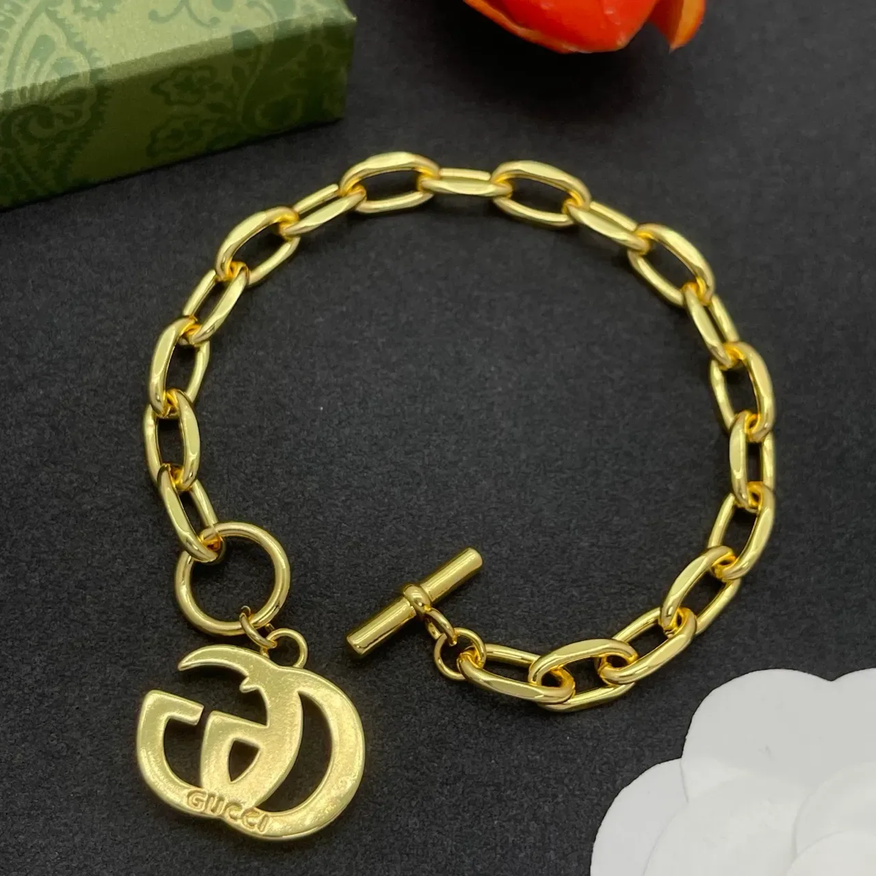 Gucci Gold Oval-Link Chain Toggle Clasp Bracelet 4