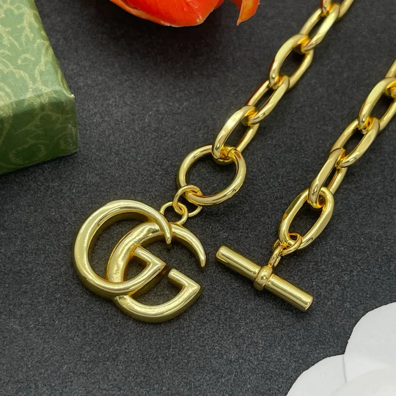 Gucci Gold Oval-Link Chain Toggle Clasp Bracelet 7