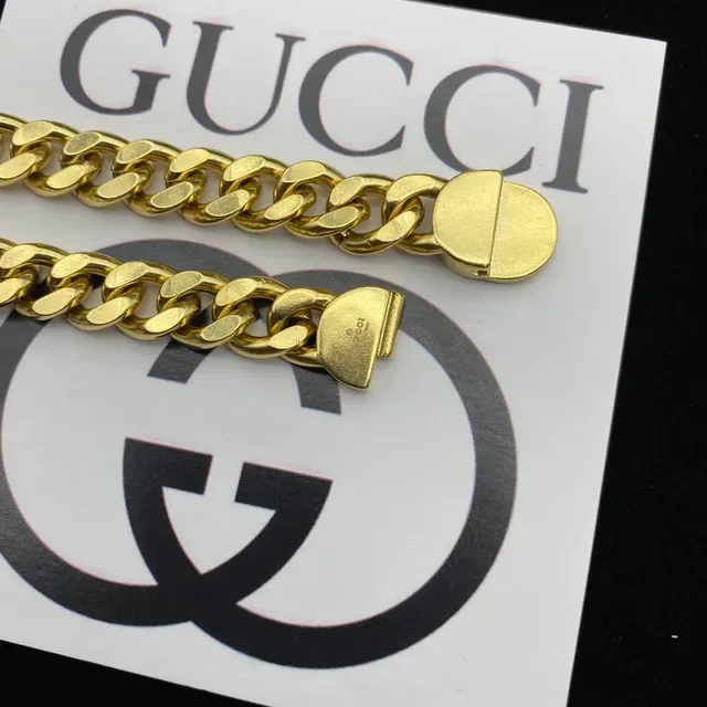Gucci Gold-Tone Interlocking G Curb Chain Necklace 3