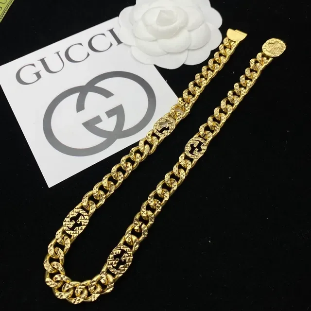 Gucci Gold-Tone Interlocking G Curb Chain Necklace 4